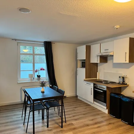Monteurwohnung ,ruhig Gelegen, Parkplatz & Wlan Inklusive Apartment