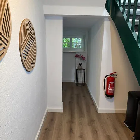 Monteurwohnung ,ruhig Gelegen, Parkplatz & Wlan Inklusive Apartment