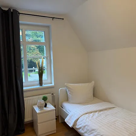 Monteurwohnung ,ruhig Gelegen, Parkplatz & Wlan Inklusive * 바트에센